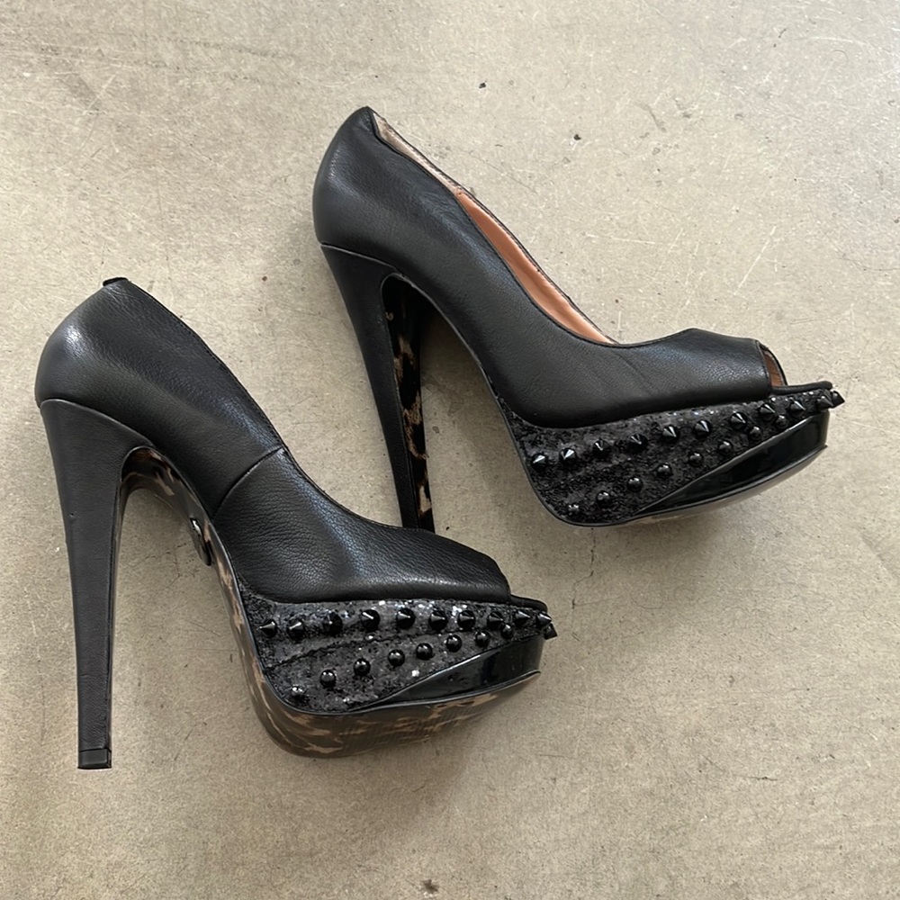 Black betsey johnson heels